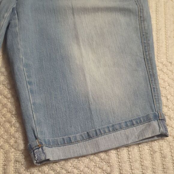 TOMMY HILFIGER Shorts Womens 10 Blue Bermuda Denim Cuffed Casual Mid Rise Zip - Picture 5 of 10